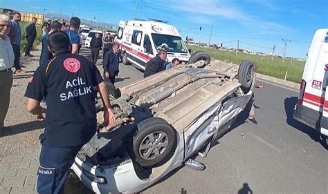 E­r­z­u­r­u­m­­d­a­ ­i­k­i­ ­o­t­o­m­o­b­i­l­ ­ç­a­r­p­ı­ş­t­ı­:­ ­1­2­ ­y­a­r­a­l­ı­ ­-­ ­S­o­n­ ­D­a­k­i­k­a­ ­H­a­b­e­r­l­e­r­